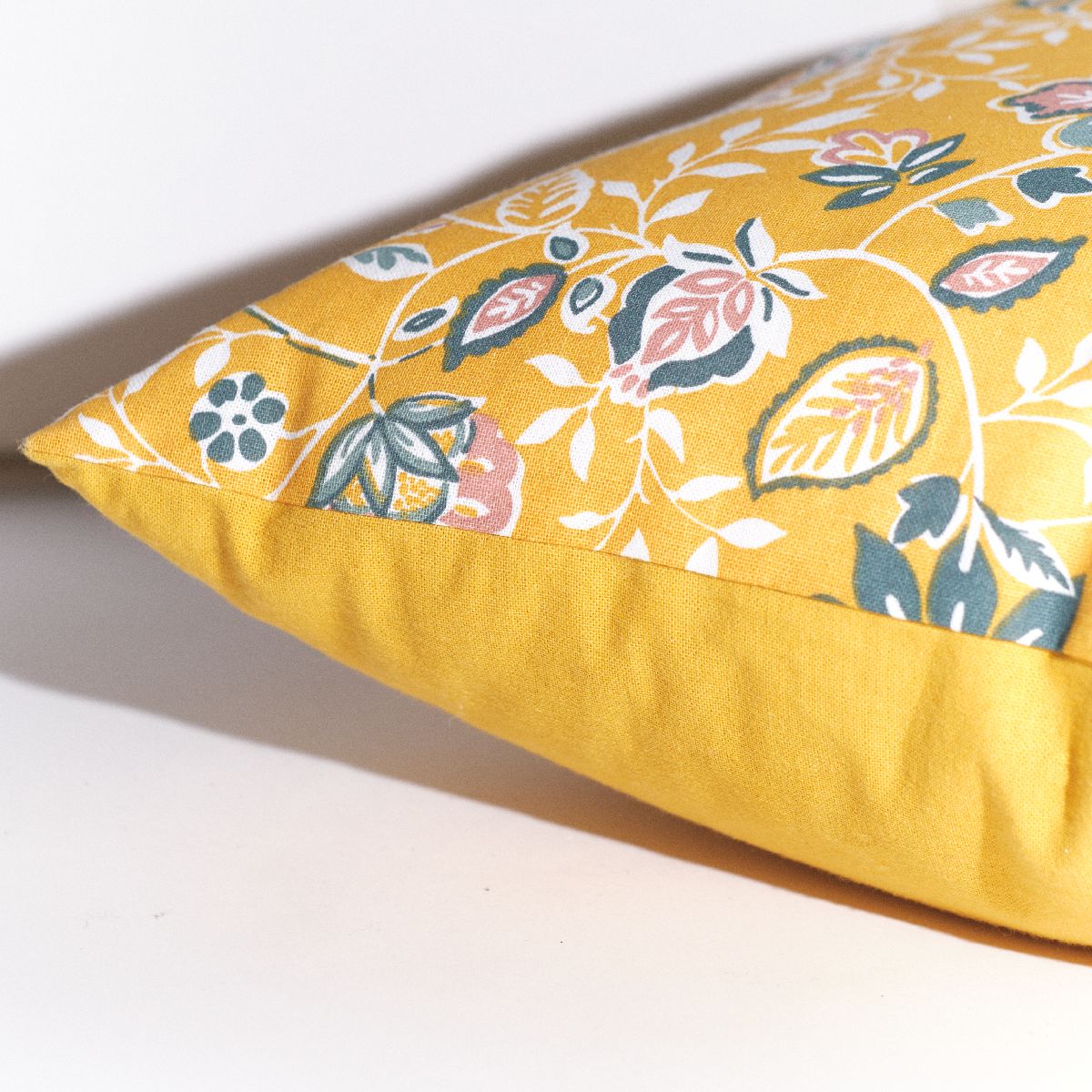 COUSSIN CAPSULE BOTANIQUE